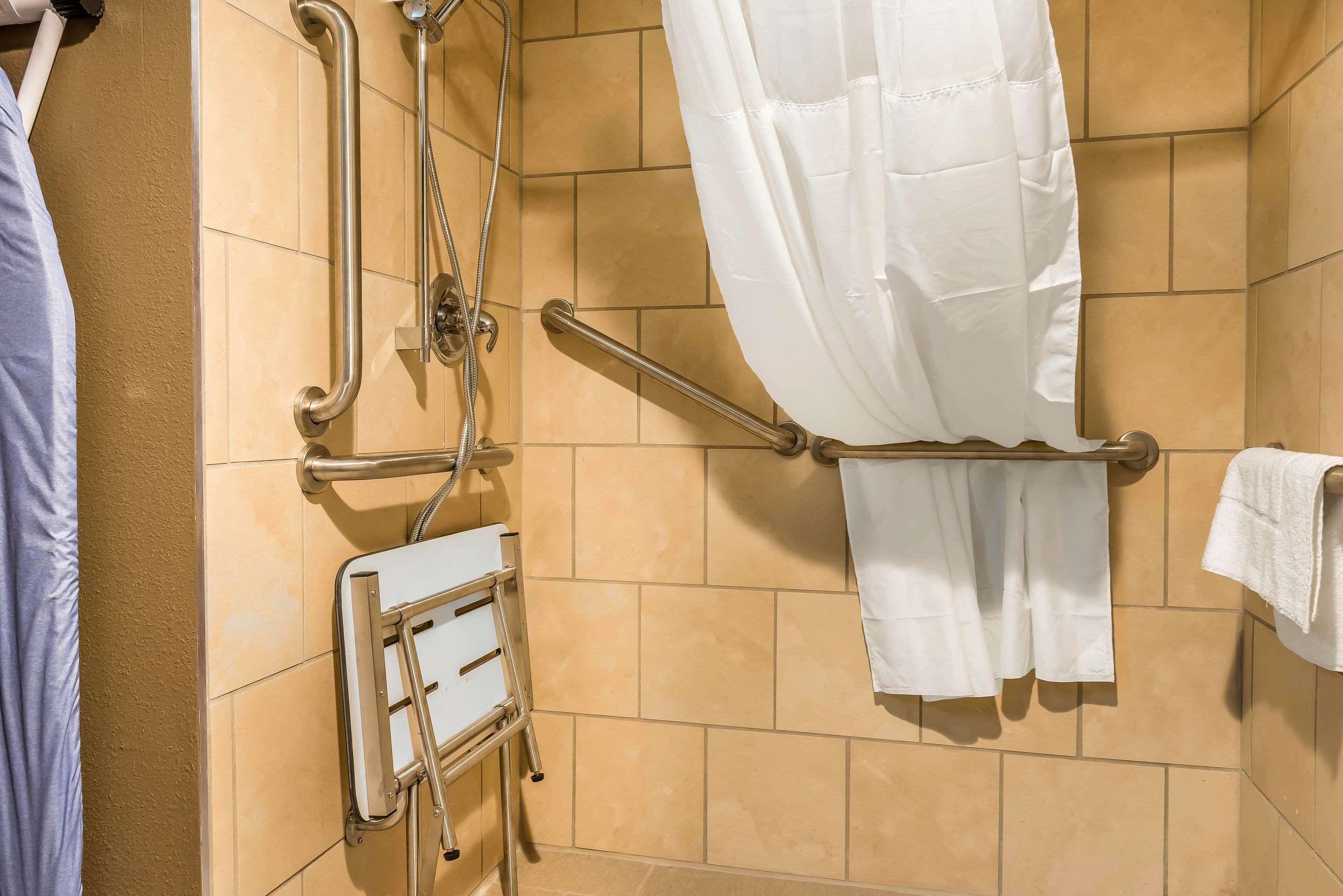 Clarion Inn Belle Vernon Экстерьер фото