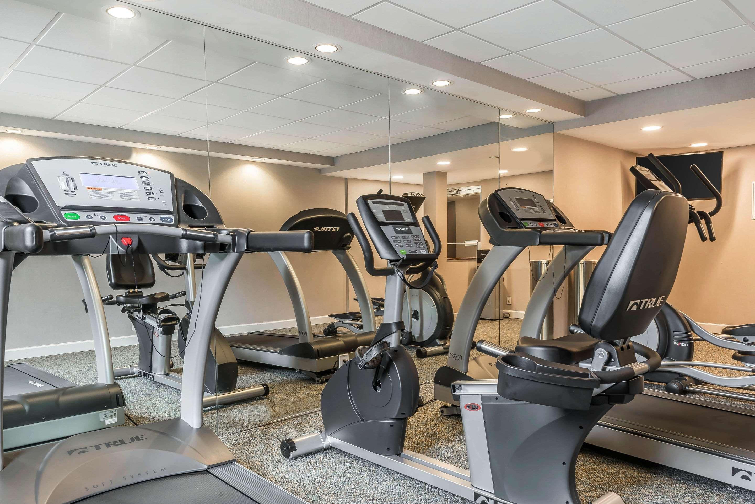 Clarion Inn Belle Vernon Экстерьер фото