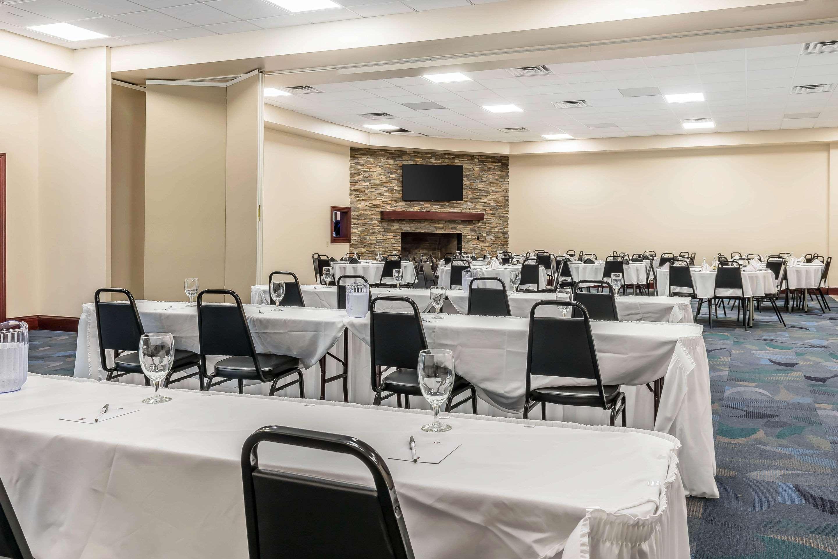 Clarion Inn Belle Vernon Экстерьер фото